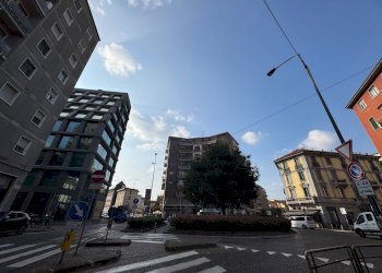 Foto 3 - Locale Commerciale Piazza Tito Minniti, Milano - foto 2