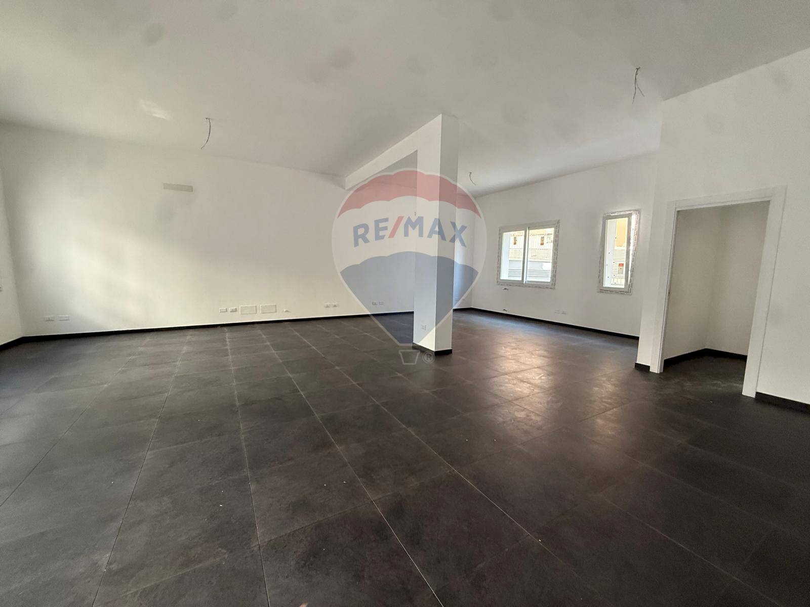 Stanza vuota - Commercial Premises via Giovanni Falcone
 
75, Isola delle Femmine - photo 3