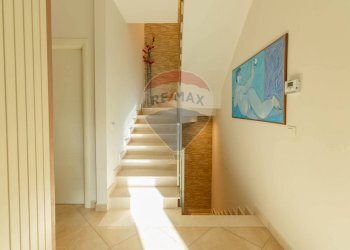 Scale - Villa Via Vienna
 
18/20, Casamassima - foto 19