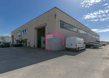 Foto 1 - Capannone Via Pier Francesco Calvi
 
13, Pomezia - foto 1