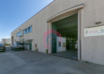 Foto 2 - Capannone Via Pier Francesco Calvi
 
13, Pomezia - foto 2