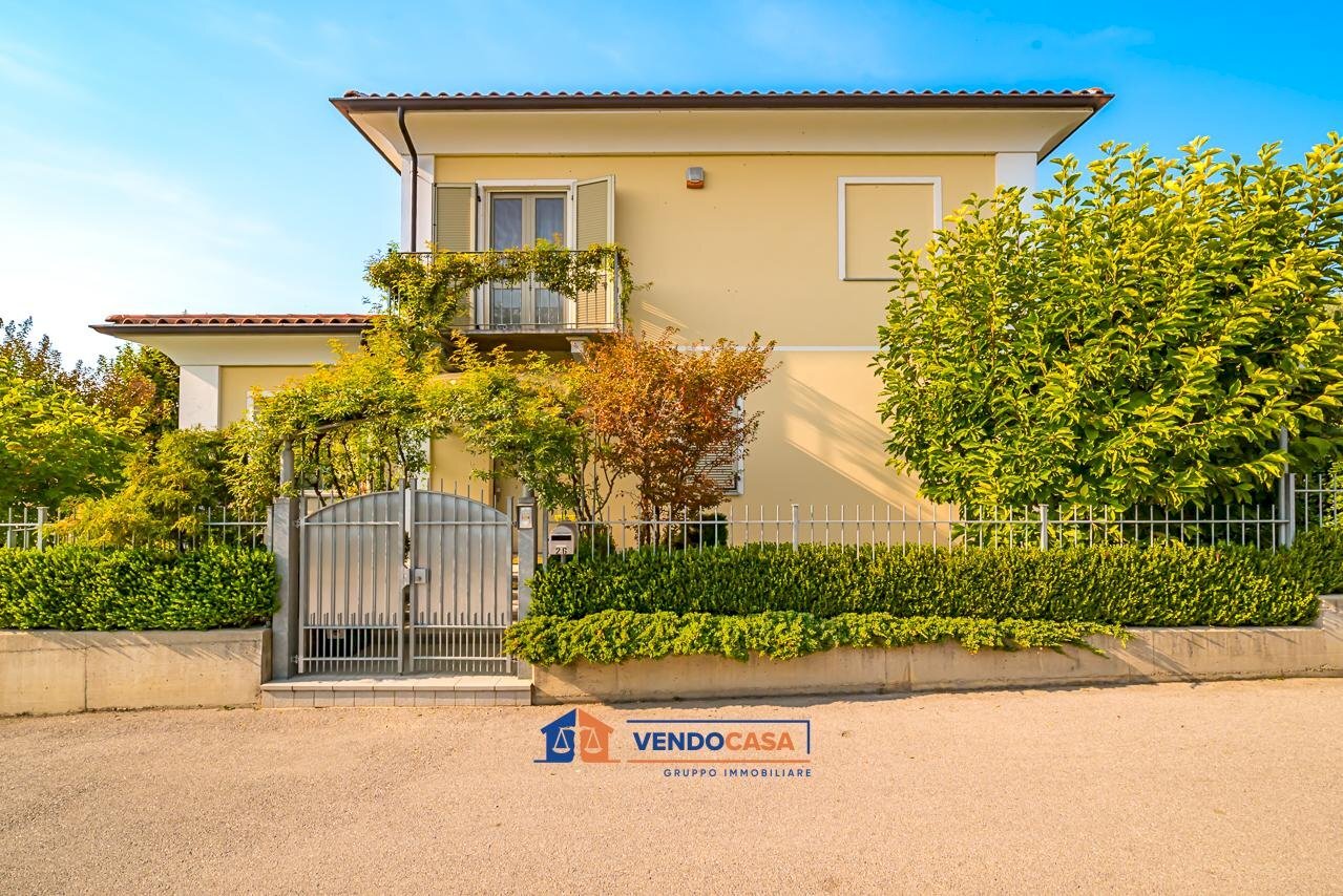 Independent house Verduno - photo 3