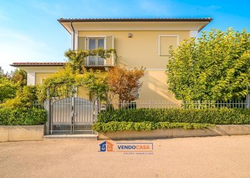 Independent house Verduno - photo 3