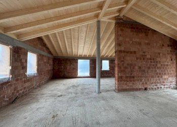 Stanza non arredata - Villa via Giuseppe Mazzini, Brebbia - foto 11