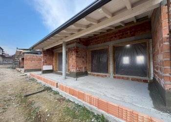 Facciata - Villa via Giuseppe Mazzini, Brebbia - foto 19