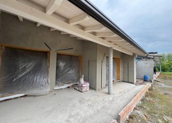 Facciata - Villa via Giuseppe Mazzini, Brebbia - foto 33