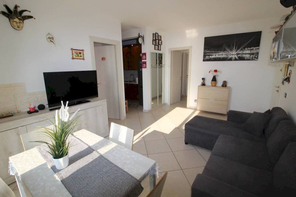 Salone - Three-room apartment via Evasio Montanella, Genova - photo 1