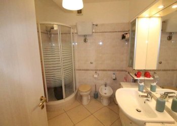 Bagno - Three-room apartment via Evasio Montanella, Genova - photo 6