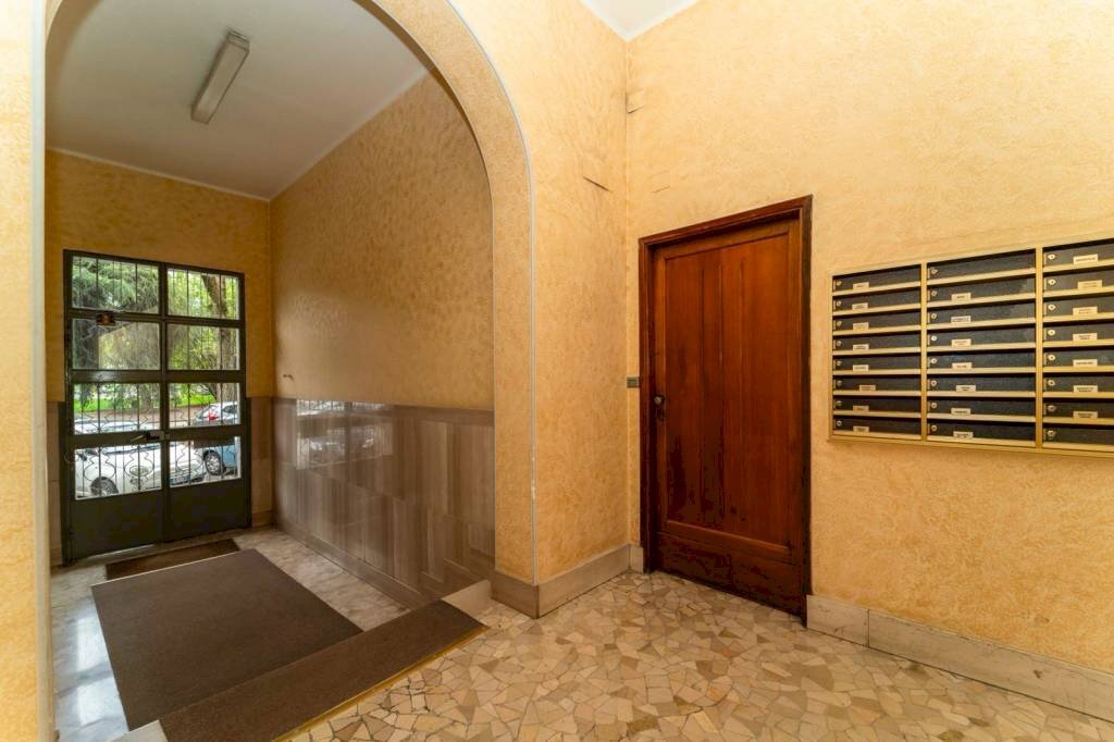 Interno palazzo - Three-room apartment Lungo Po Alessandro Antonelli, 183, Torino - photo 3