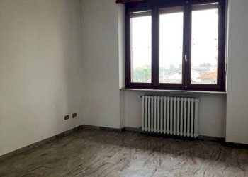 Camera da letto - Quadrilocale via Camillo Benso di Cavour, Bagnolo Piemonte - foto 5