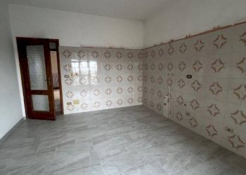 Cucina - Quadrilocale via Camillo Benso di Cavour, Bagnolo Piemonte - foto 7