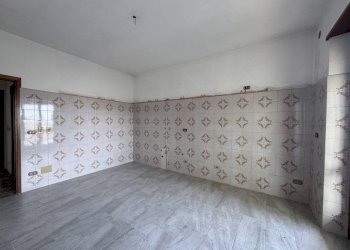 Cucina - Four-room apartment via Camillo Benso di Cavour, 7, Bagnolo Piemonte - photo 2
