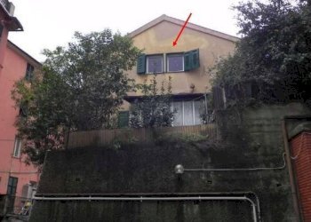 Facciata - Bilocale all'asta via Ponterotto, 80a, Genova (zona Marassi) - foto 2