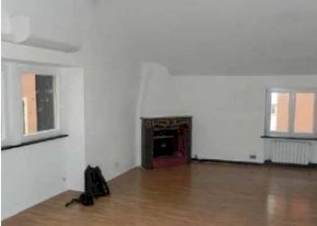 Soggiorno - Bilocale all'asta via Ponterotto, 80a, Genova (zona Marassi) - foto 6