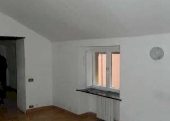 Camera da letto - Bilocale all'asta via Ponterotto, 80a, Genova (zona Marassi) - foto 12