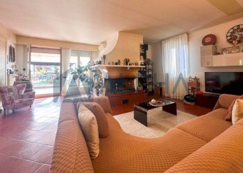 Salone - Attico via Nervesa, Forlì - foto 1