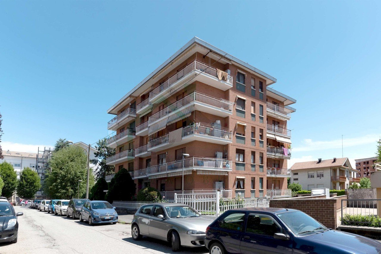 palazzina.jpg - Quadrilocale Ciriè - foto 2