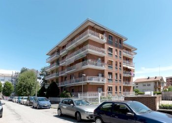 palazzina.jpg - Quadrilocale Ciriè - foto 2