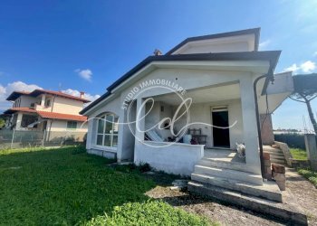 PHOTO-2025-10-18-12-58-21.jpg - Porzione di casa Camaiore - foto 2