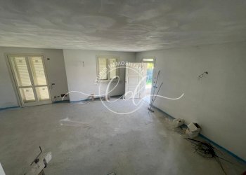 PHOTO-2025-10-18-12-58-24 8.jpg - Porzione di casa Camaiore - foto 9