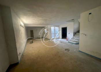 PHOTO-2025-10-18-12-58-24 19.jpg - Porzione di casa Camaiore - foto 27