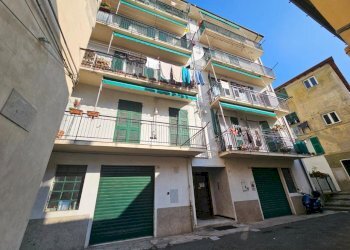 Stabile.jpg - Appartamento Via Gavino 30, Campomorone - foto 1