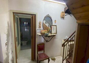 scale - Villa Via Nicolò Sfrondati 88, Polesine Zibello - foto 7