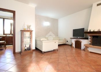 Three-room apartment Via Sacrati, Castellarano - photo 3