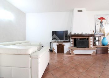 Three-room apartment Via Sacrati, Castellarano - photo 6
