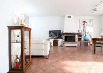 Three-room apartment Via Sacrati, Castellarano - photo 11
