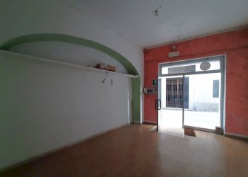 Locale Commerciale Via Roma, Ovada - foto 6