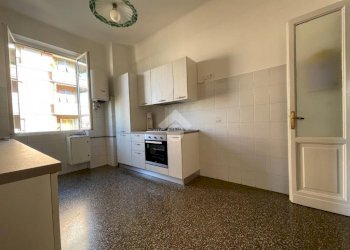 Four-room apartment Corso Sardegna, Genova (neighborhood Marassi) - photo 11