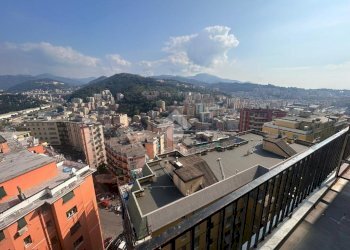 Quadrilocale Via Antonio Burlando, Genova (zona Marassi) - foto 1