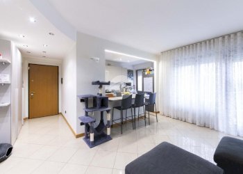 Four-room apartment Via Amerigo Vespucci, Cesano Boscone - photo 11