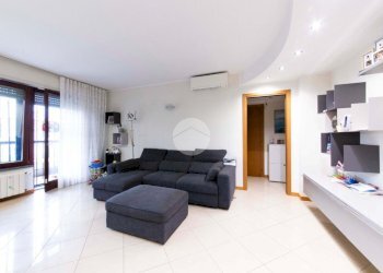 Four-room apartment Via Amerigo Vespucci, Cesano Boscone - photo 13