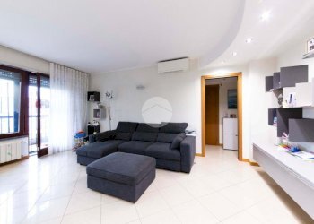Four-room apartment Via Amerigo Vespucci, Cesano Boscone - photo 14