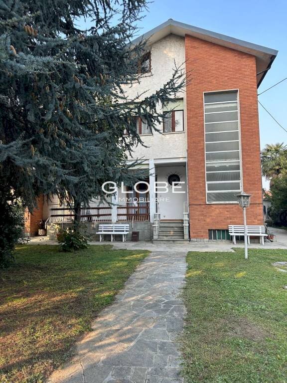 Facciata - Villa via Trieste, Ciriè - foto 2