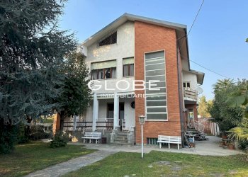 Facciata - Villa via Trieste, Ciriè - foto 1