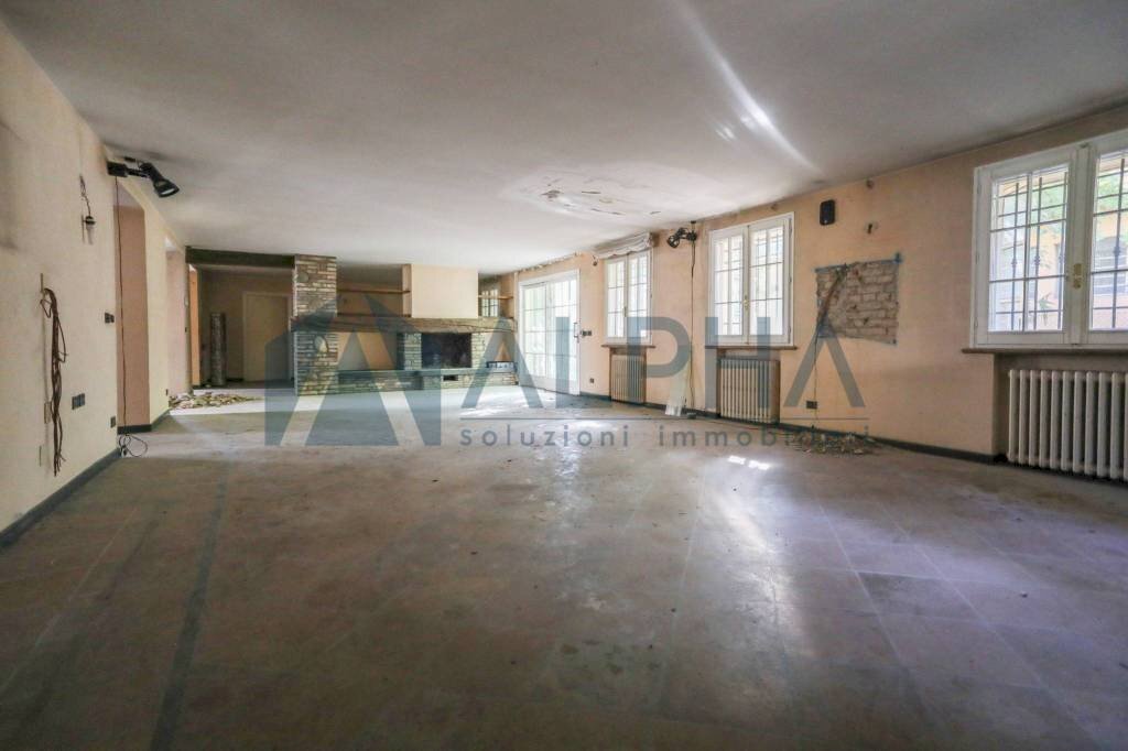 Interno non residenziale - Villa via Andrea Costa, San Mauro Pascoli - foto 3