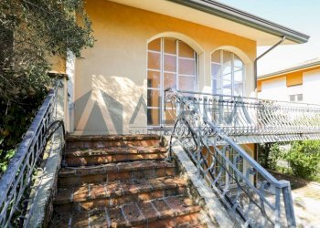 Interno palazzo - Villa via Andrea Costa, San Mauro Pascoli - foto 2