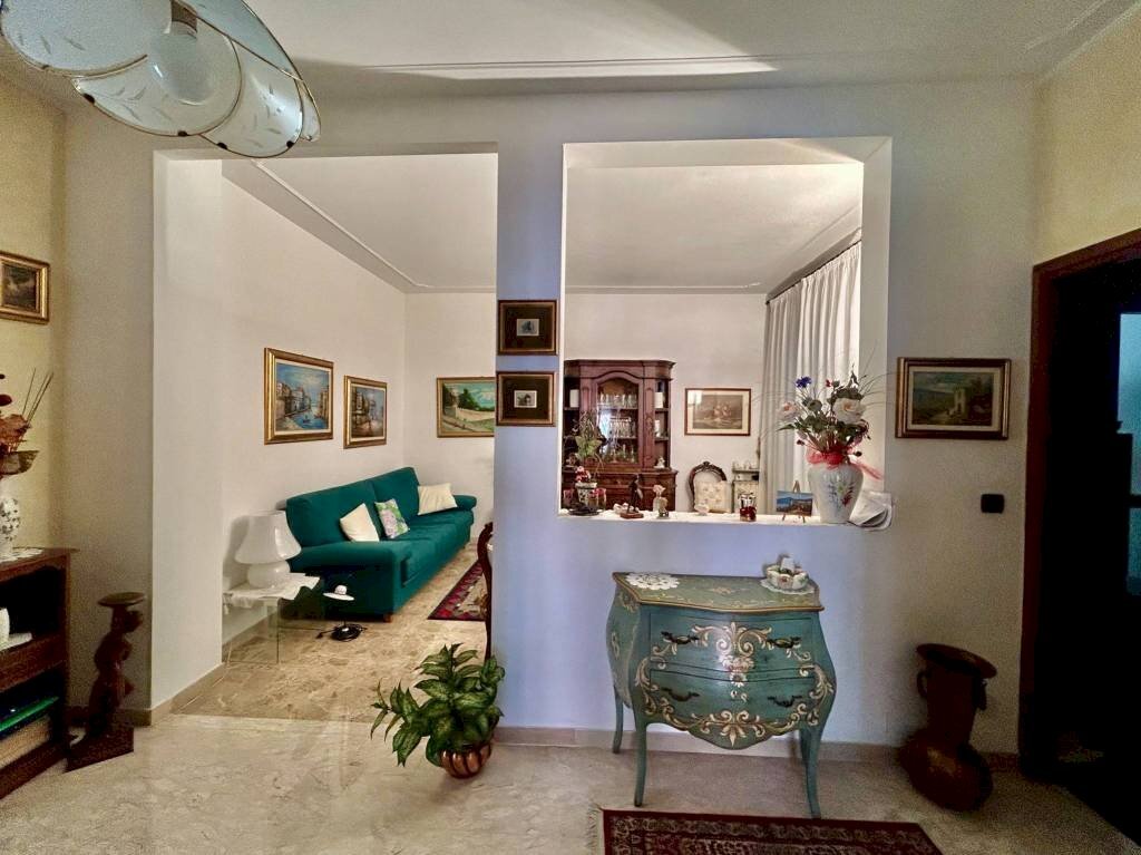 Ingresso - Appartamento corso Europa, 70, Alba - foto 1