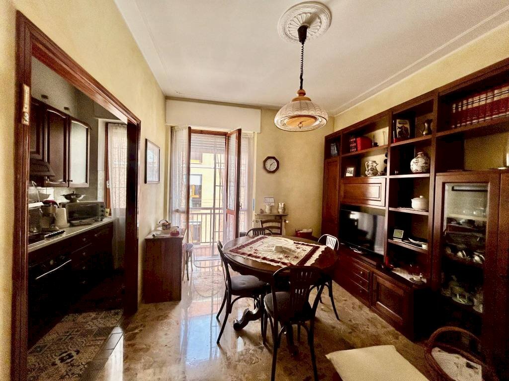 Salone - Appartamento corso Europa, 70, Alba - foto 3