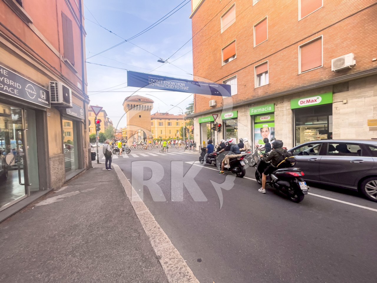 CASTIGLIONE (2).jpg - Locale Commerciale via Castiglione, Bologna - foto 2