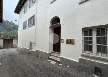 Two-room apartment Via Forneris, Barge - photo 1