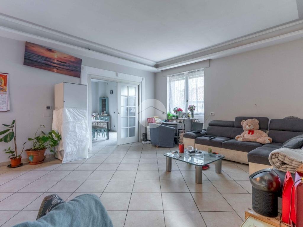 Quadrilocale Via Camillo Benso Conte Di Cavour, Trezzano sul Naviglio - foto 1