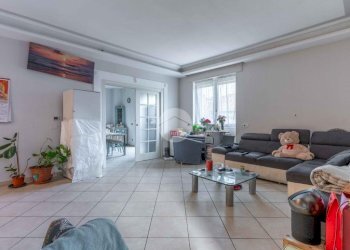 Quadrilocale Via Camillo Benso Conte Di Cavour, Trezzano sul Naviglio - foto 1