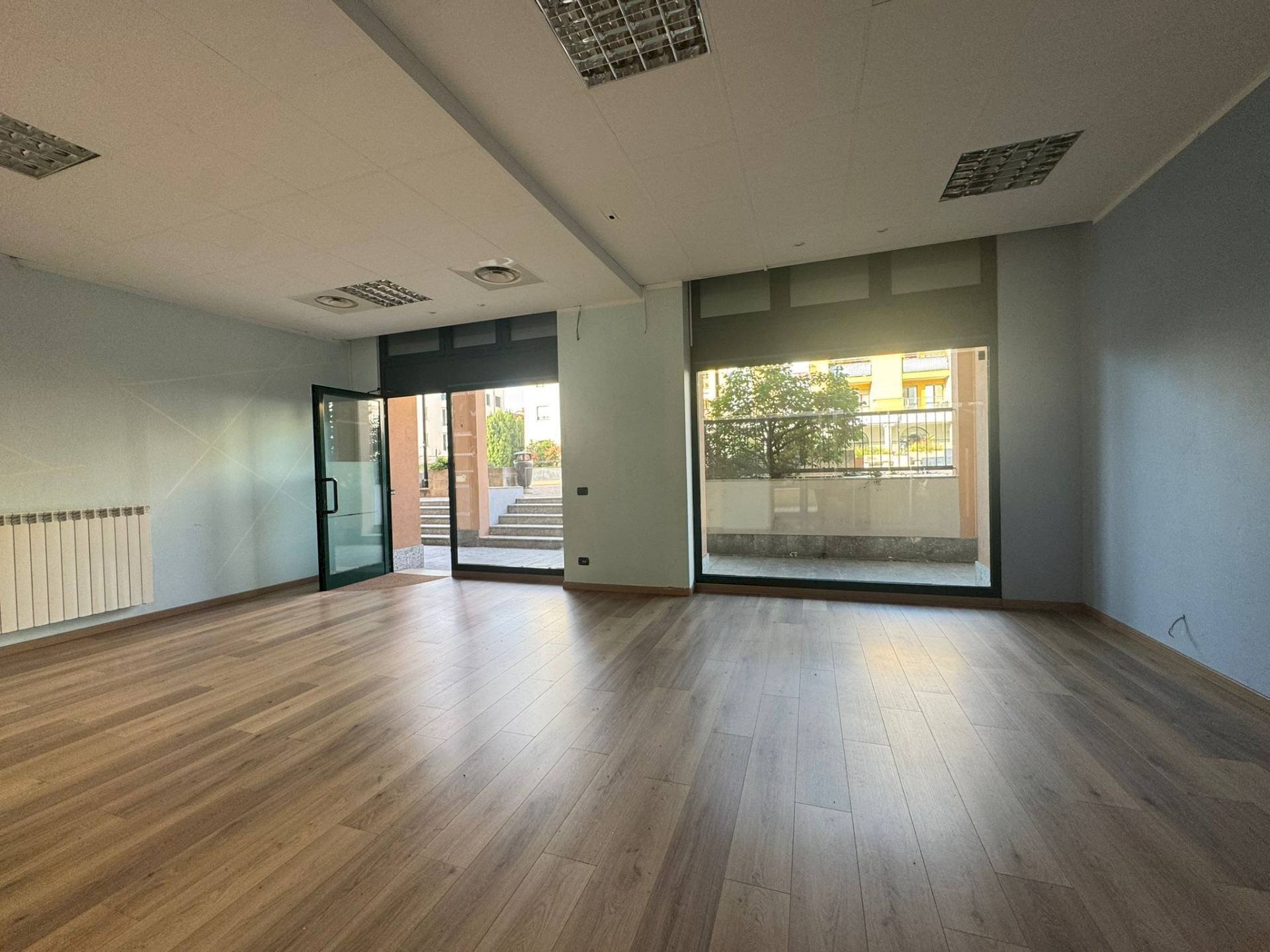 Foto 3 - Negozio Piazza delle Tessitrici, Malnate - foto 3