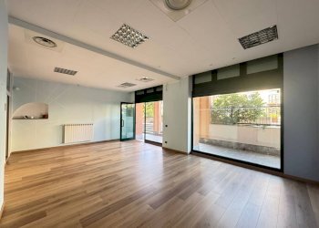 Foto 2 - Negozio Piazza delle Tessitrici, Malnate - foto 2