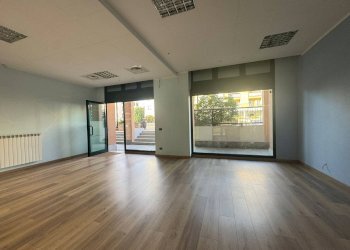 Foto 3 - Negozio Piazza delle Tessitrici, Malnate - foto 3