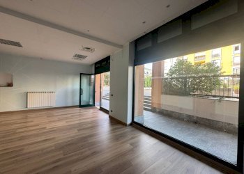 Foto 4 - Negozio Piazza delle Tessitrici, Malnate - foto 4